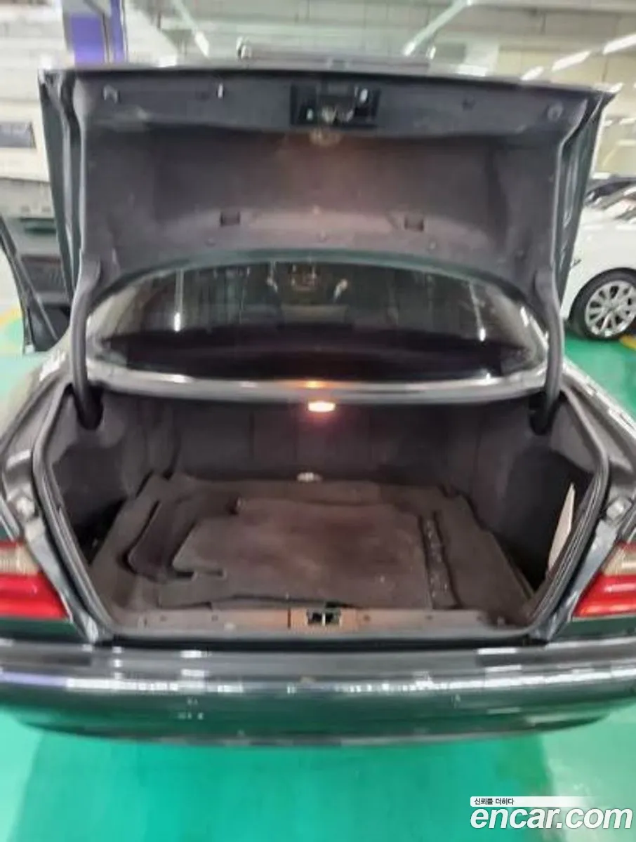 Mercedes-Benz E-Class W210 2001 — 10