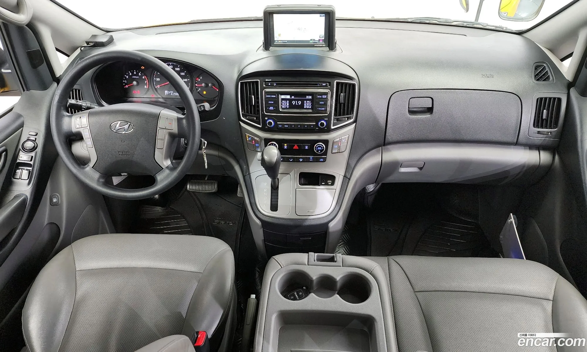 Hyundai Grand Starex 2017 — 17