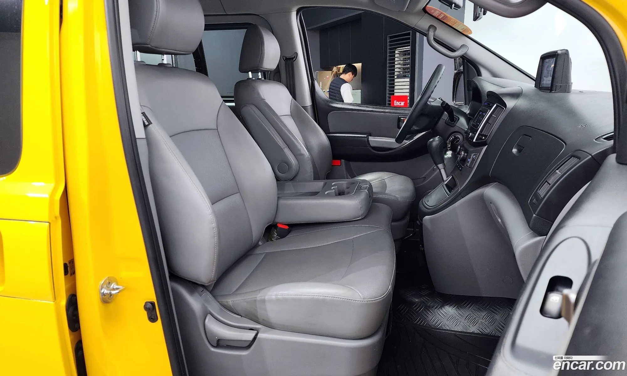 Hyundai Grand Starex 2017 — 18