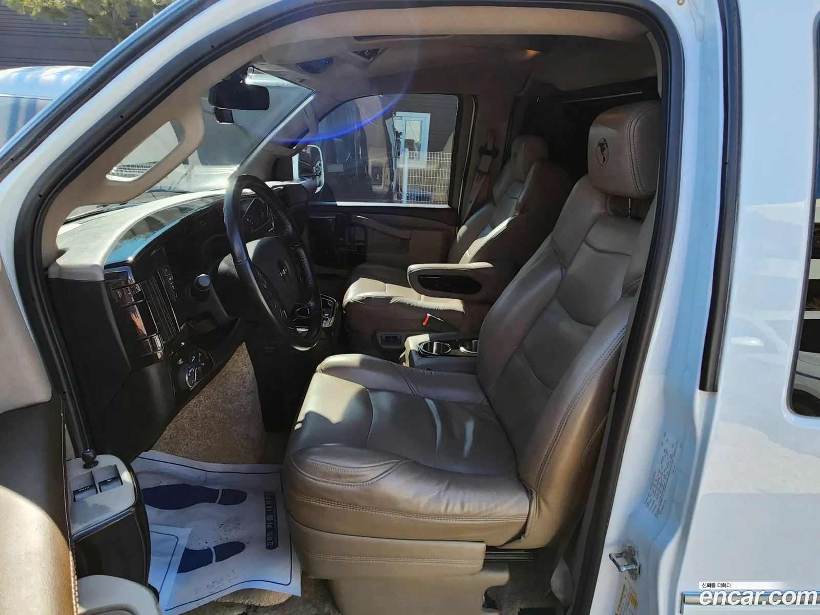 GMC Savana 2020 — 19