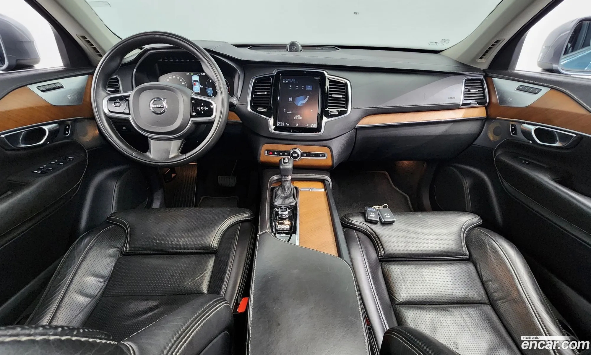 Volvo XC90 2017 YV1LF68BCH1164482 — 15