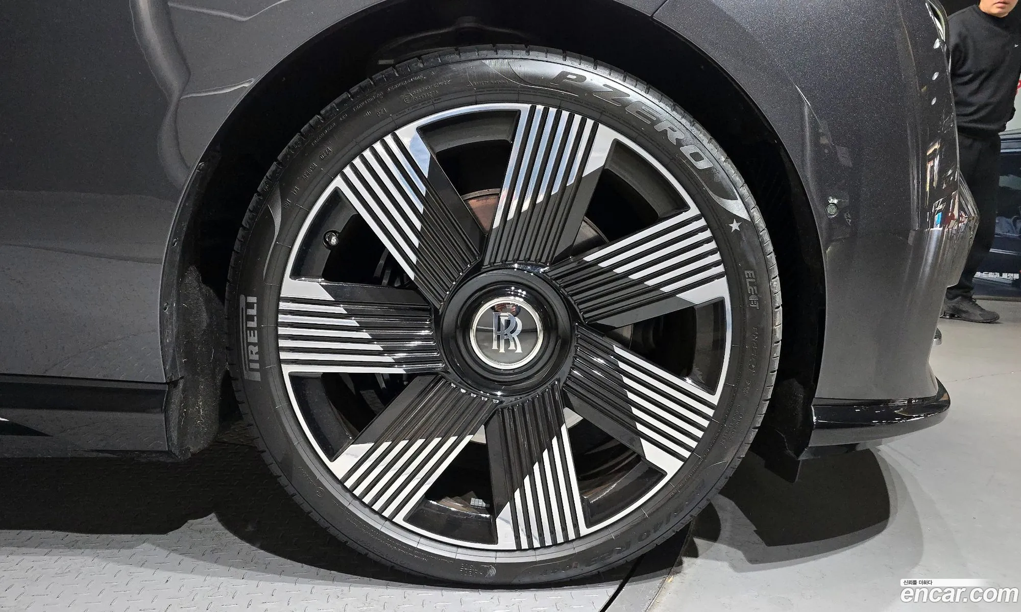 Rolls-Royce Spectre 2024 SCATK2109RU224723 — 4