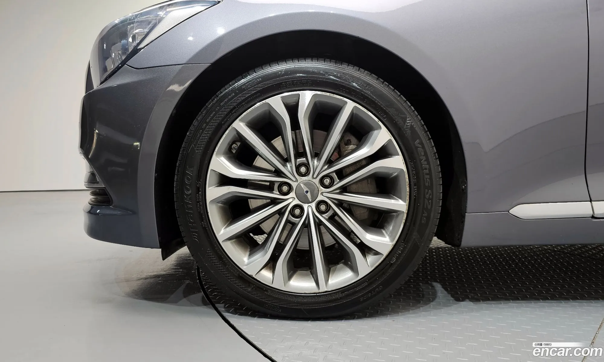Hyundai Genesis DH 2014 — 16