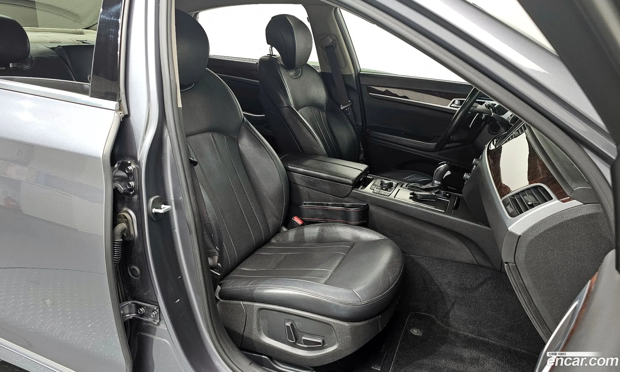 Hyundai Genesis DH 2014 — 15