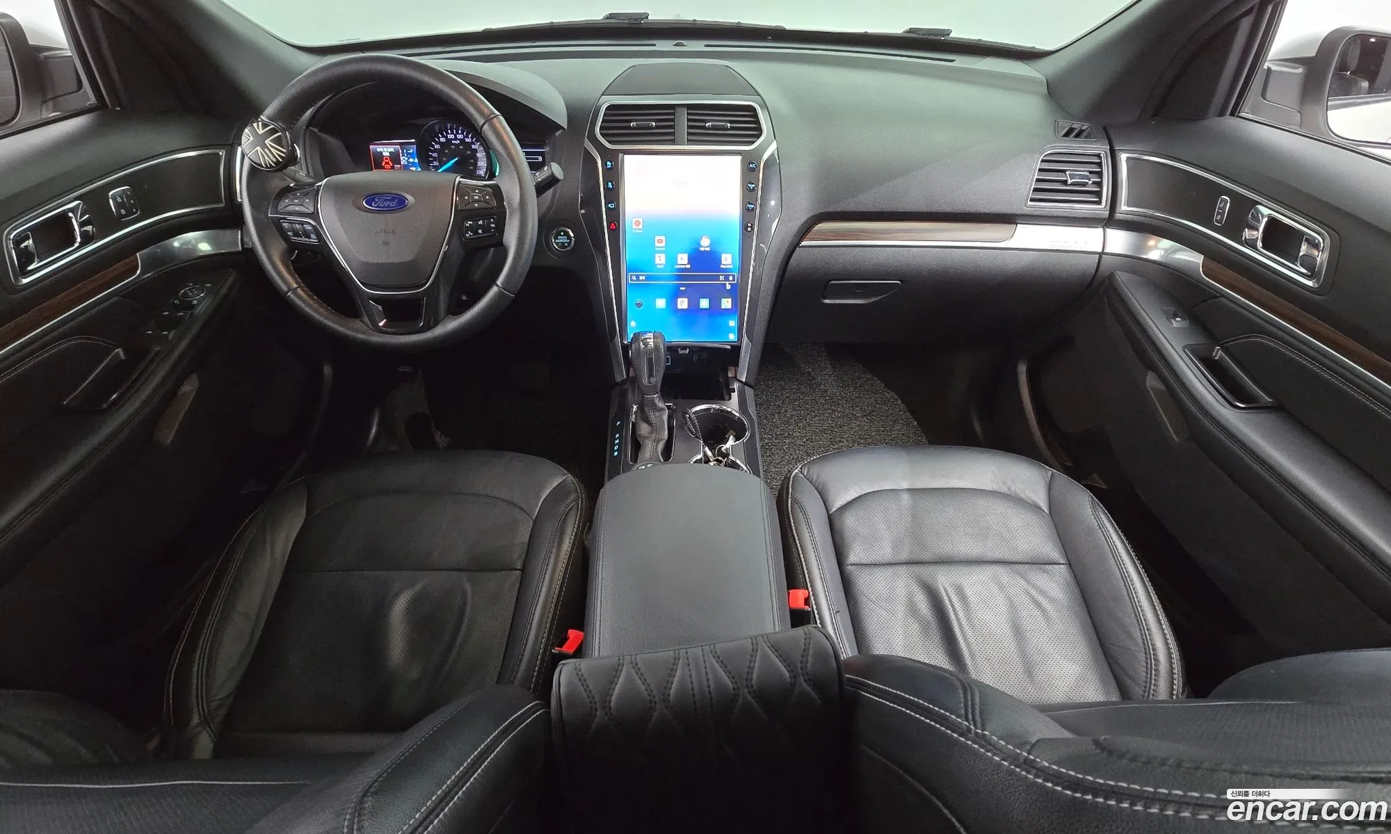 Ford Explorer 2018 1FM5K8FH1JGB72621 — 4