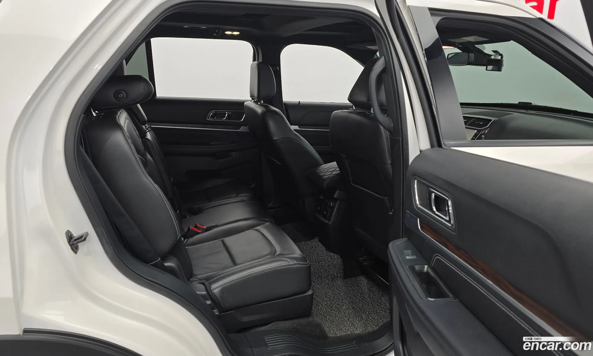 Ford Explorer 2018 1FM5K8FH1JGB72621 — 7
