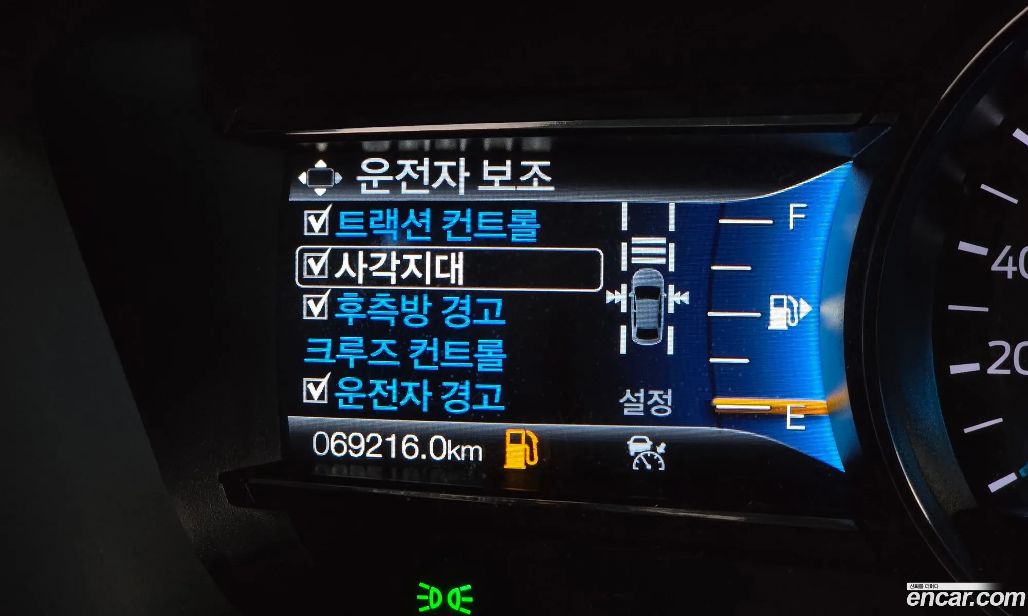 Ford Explorer 2018 1FM5K8FH1JGB72621 — 19