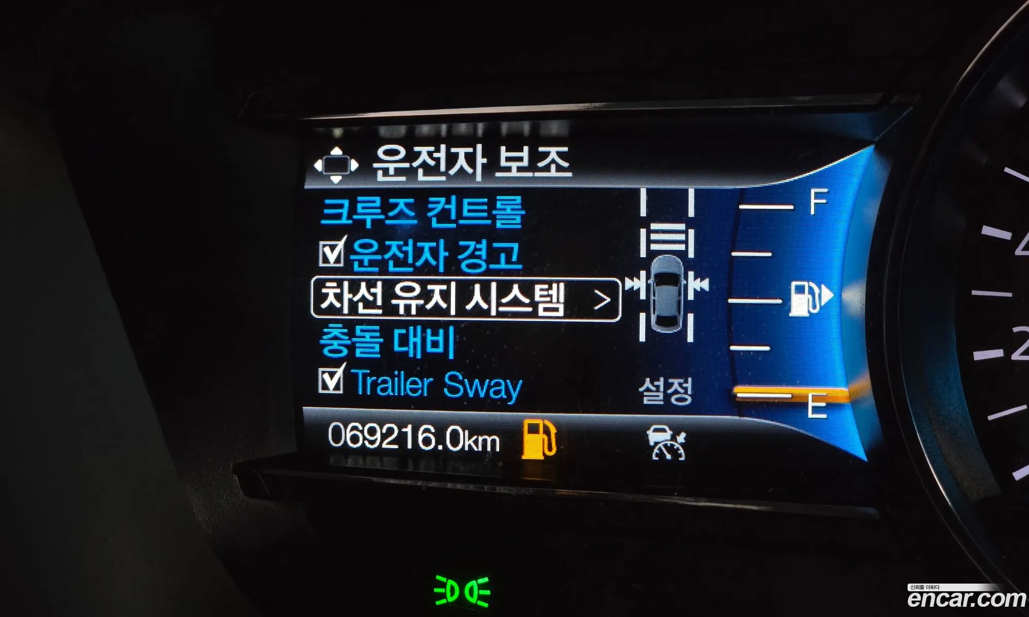 Ford Explorer 2018 1FM5K8FH1JGB72621 — 12