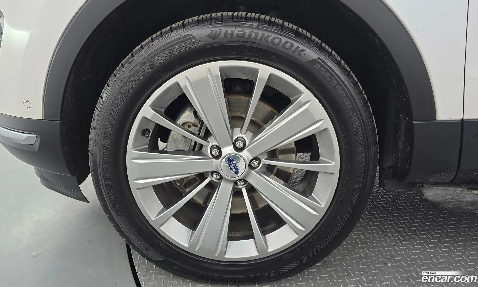 Ford Explorer 2018 1FM5K8FH1JGB72621 — 2