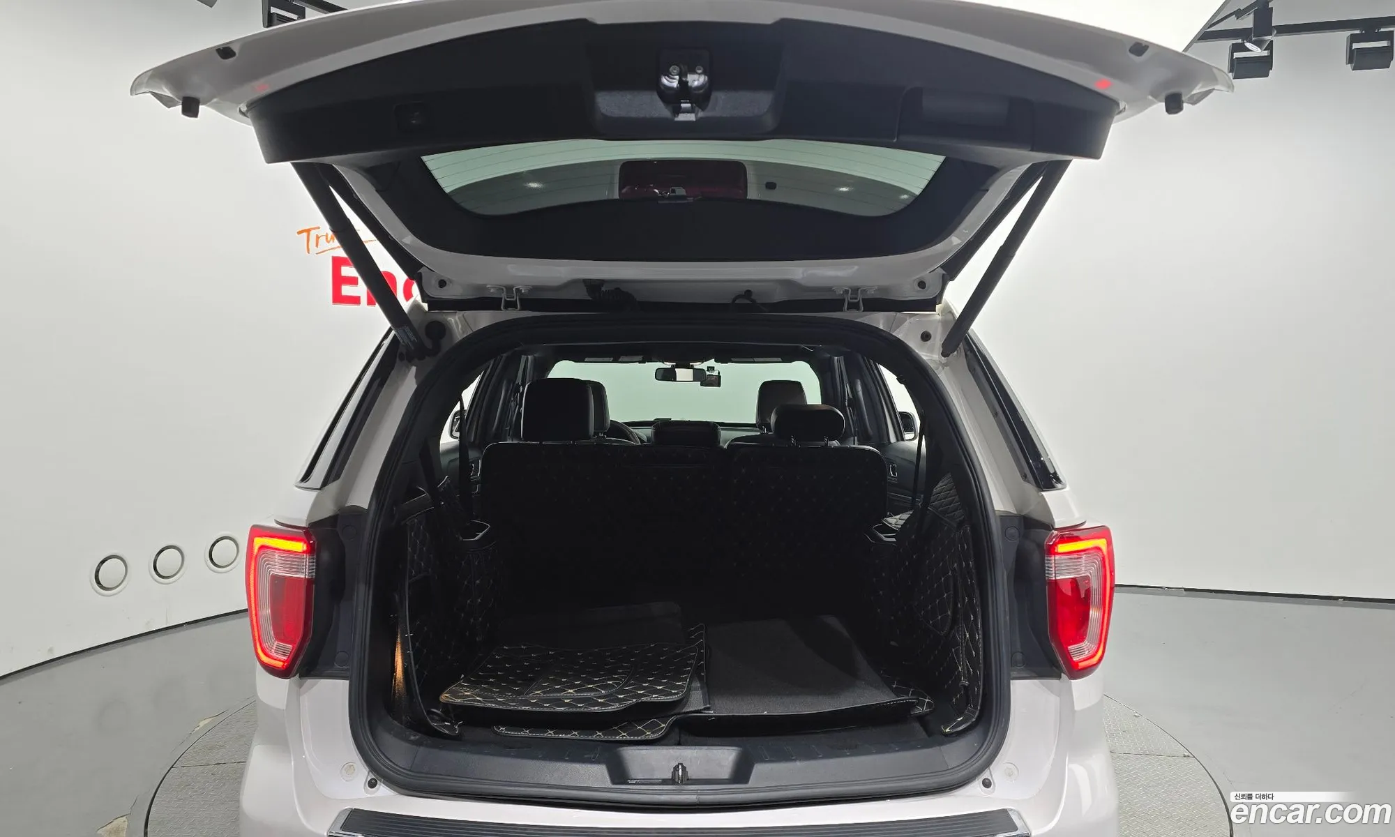 Ford Explorer 2018 1FM5K8FH1JGB72621 — 9