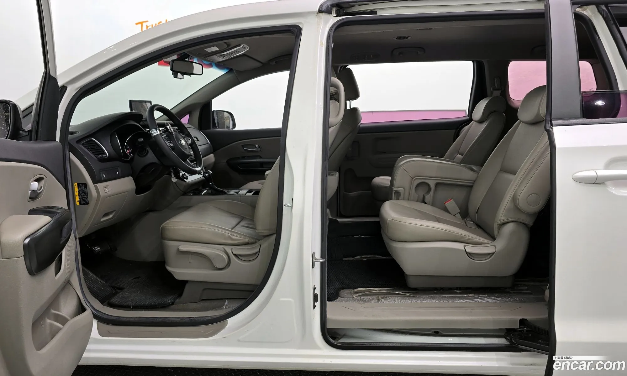 Kia Carnival 2015 — 5