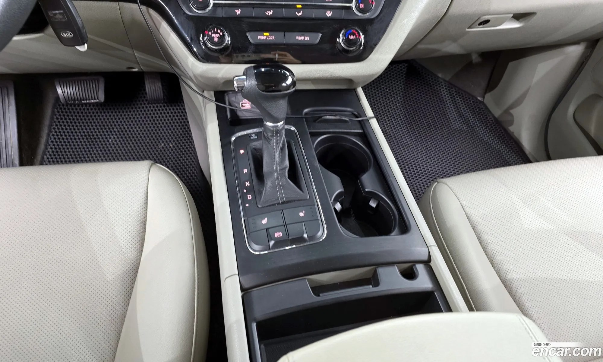 Kia Carnival 2015 — 13