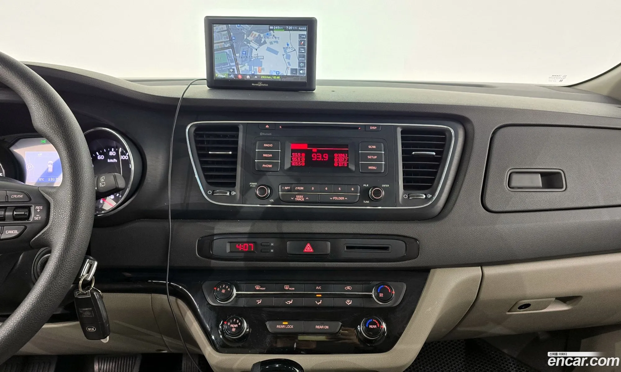 Kia Carnival 2015 — 12