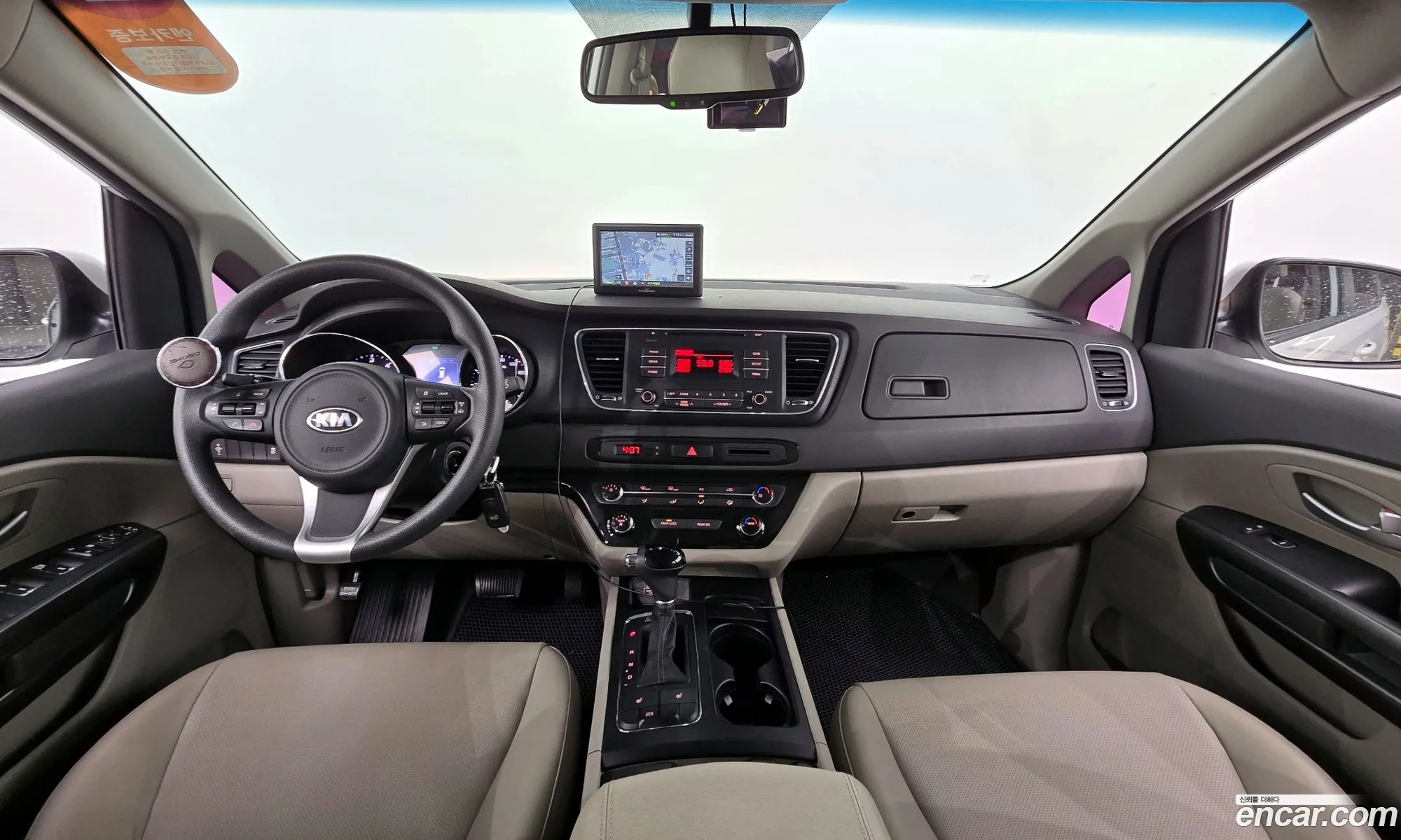 Kia Carnival 2015 — 18