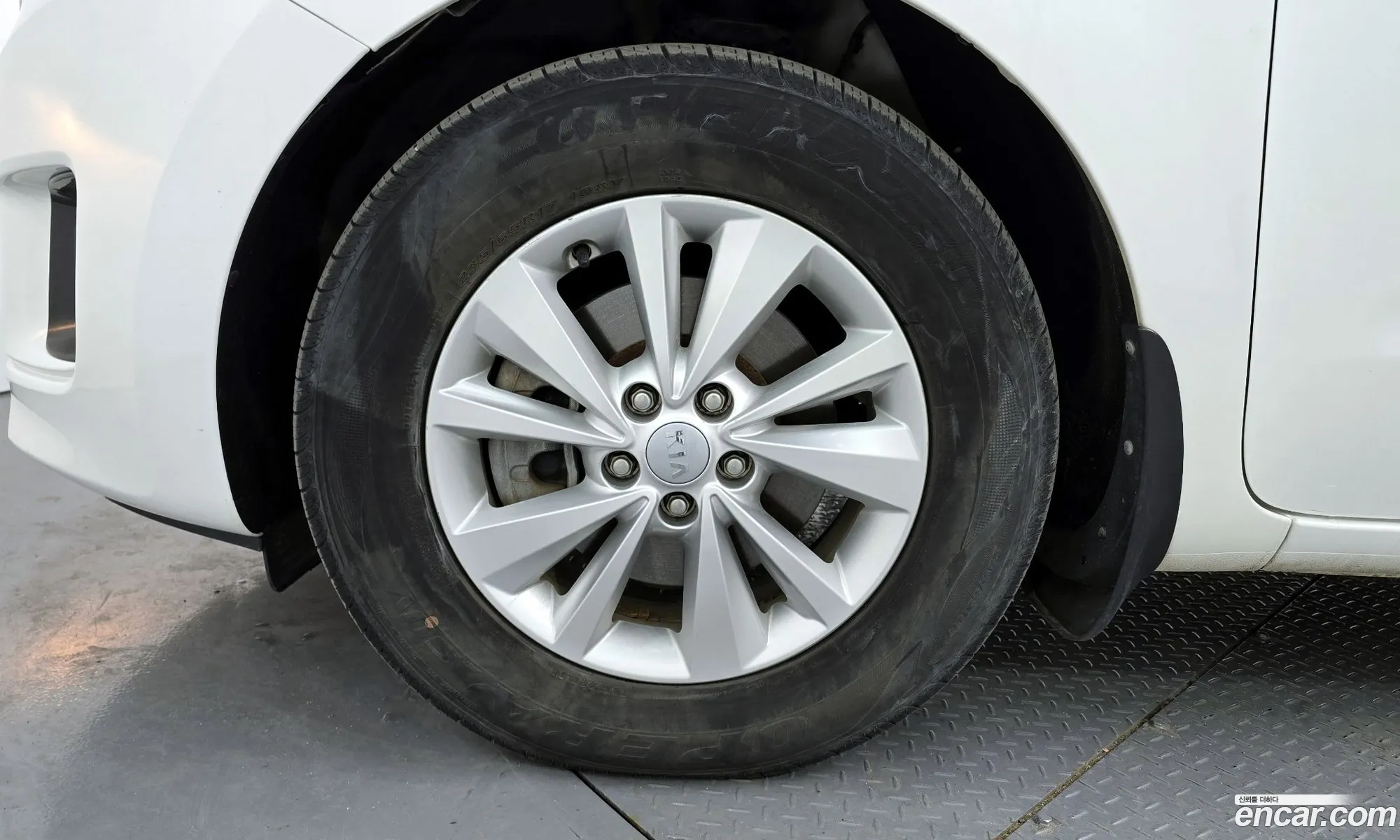 Kia Carnival 2015 — 15