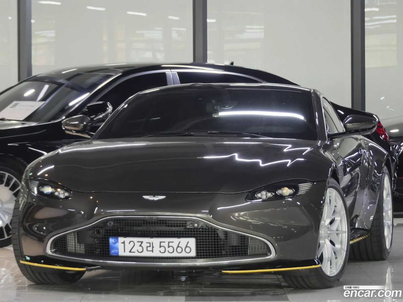 Aston Martin Vantage 2022 — 15