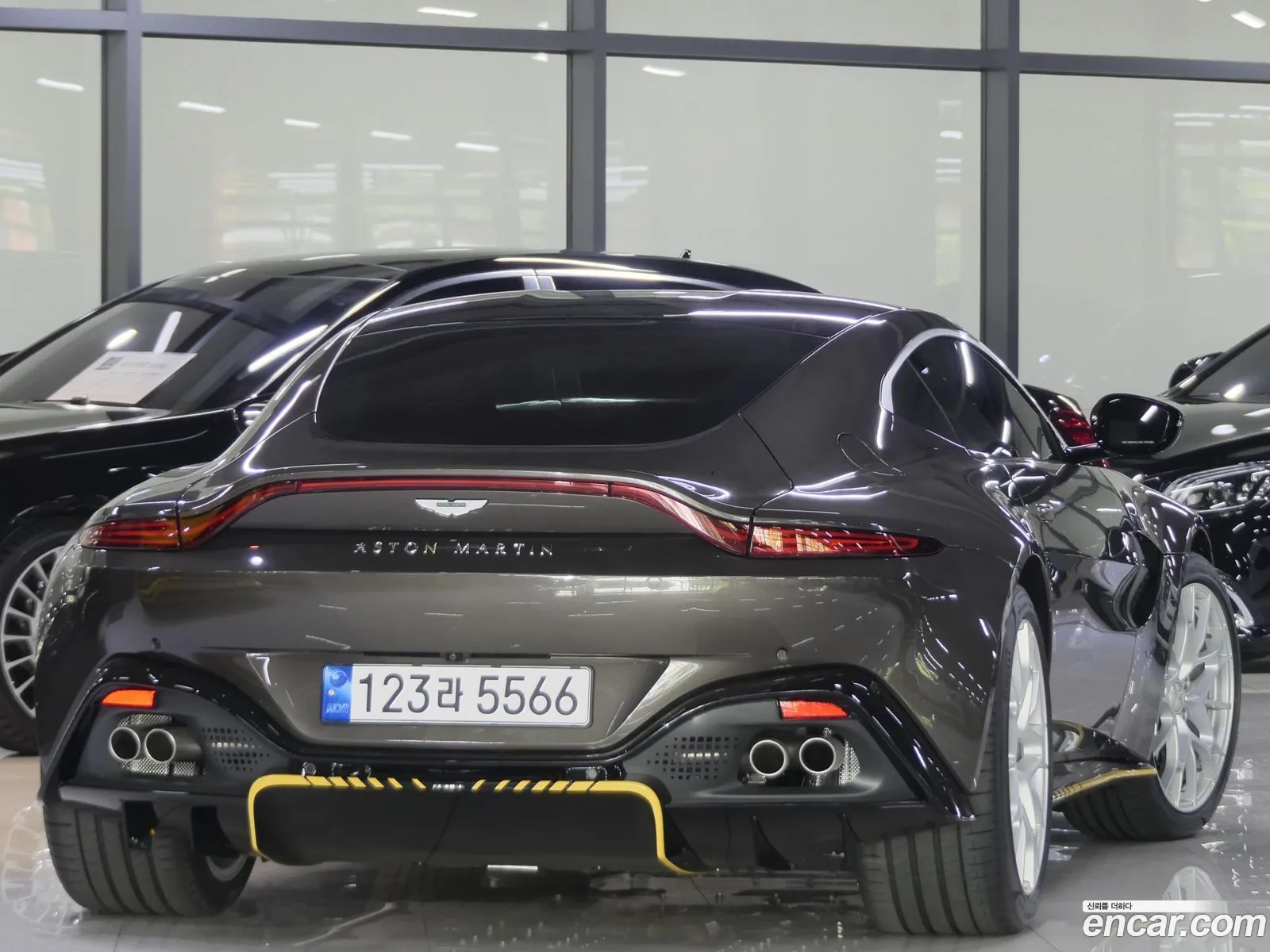 Aston Martin Vantage 2022 — 6