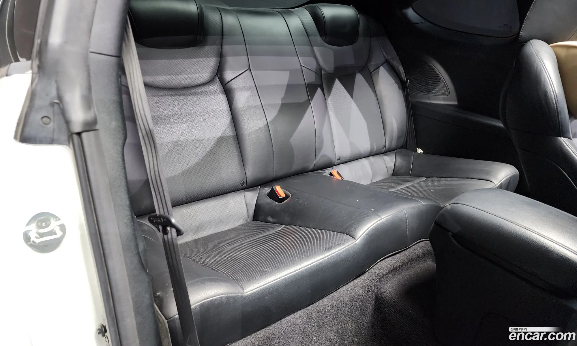 Hyundai Genesis Coupe 2010 — 11