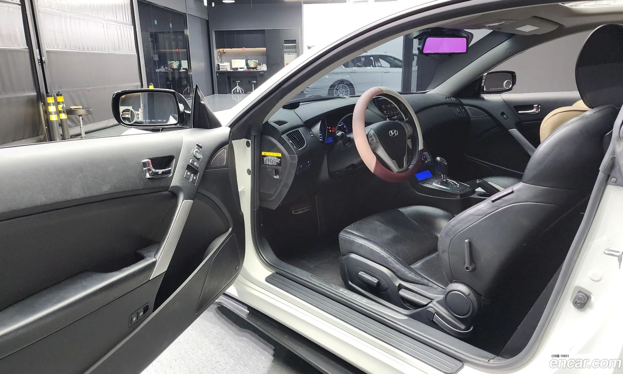 Hyundai Genesis Coupe 2010 — 17