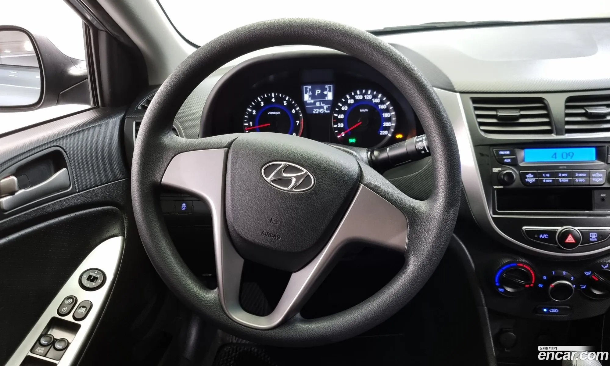 Hyundai Accent 2018 — 10