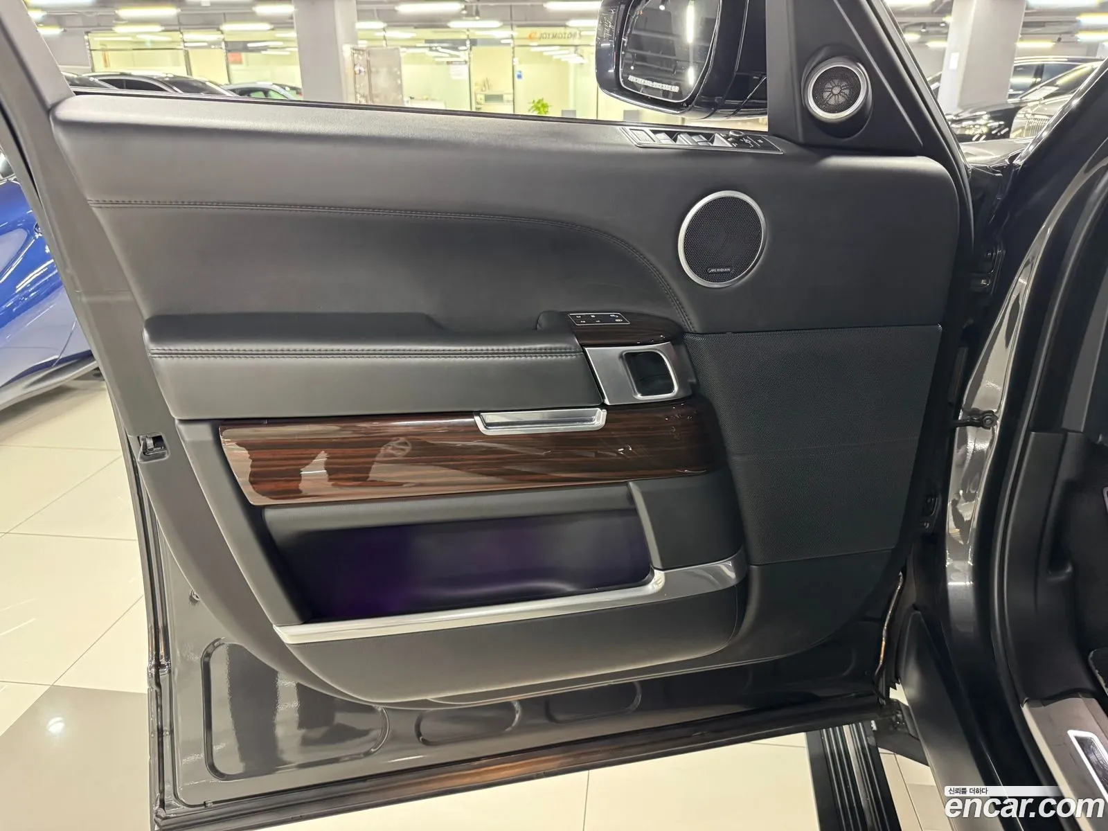 Land Rover Range Rover 2017 — 17