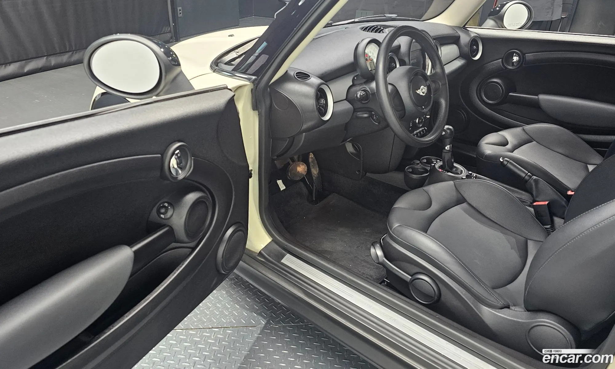 Mini Cooper 2012 — 2