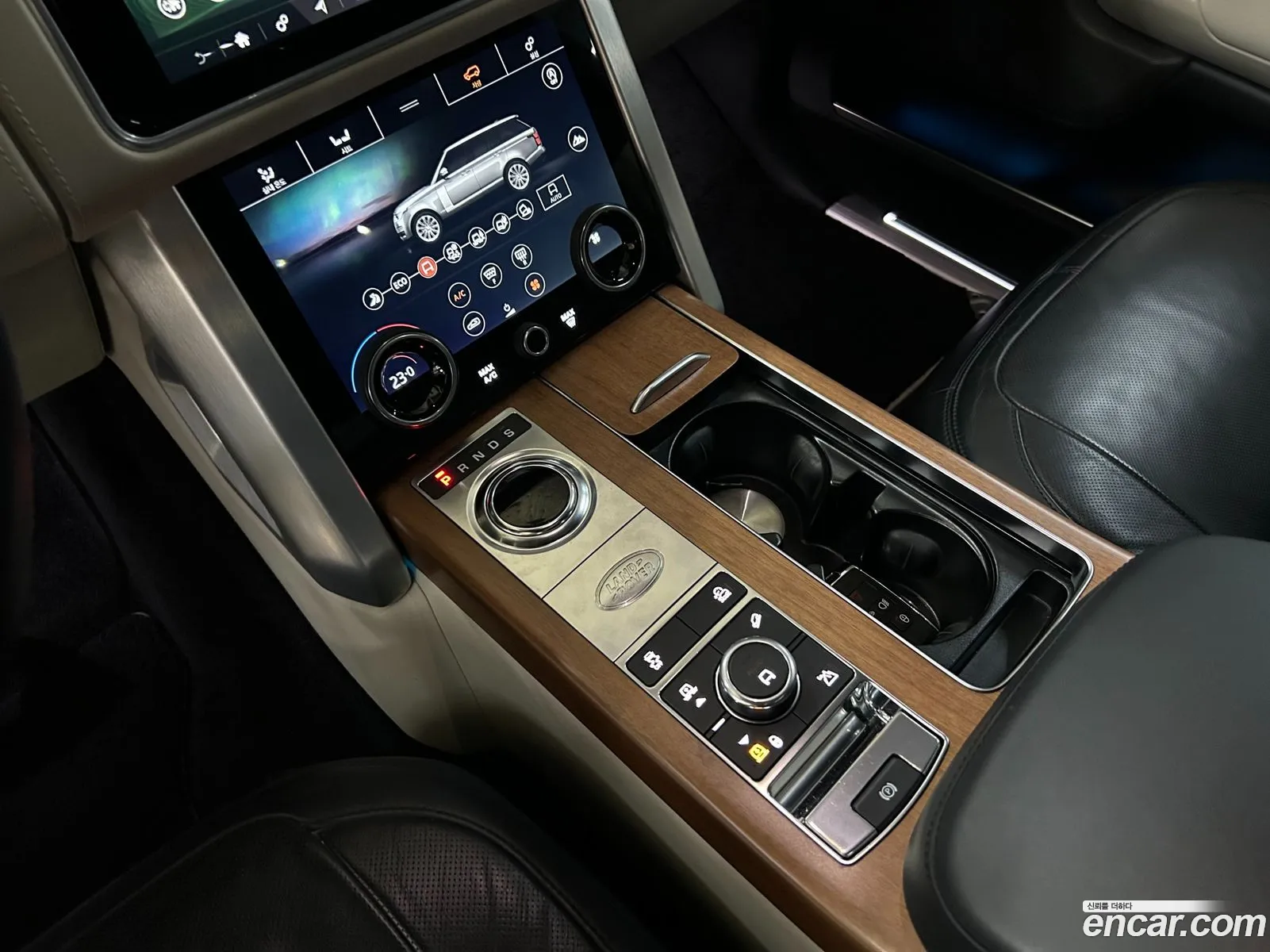Land Rover Range Rover 2019 — 17