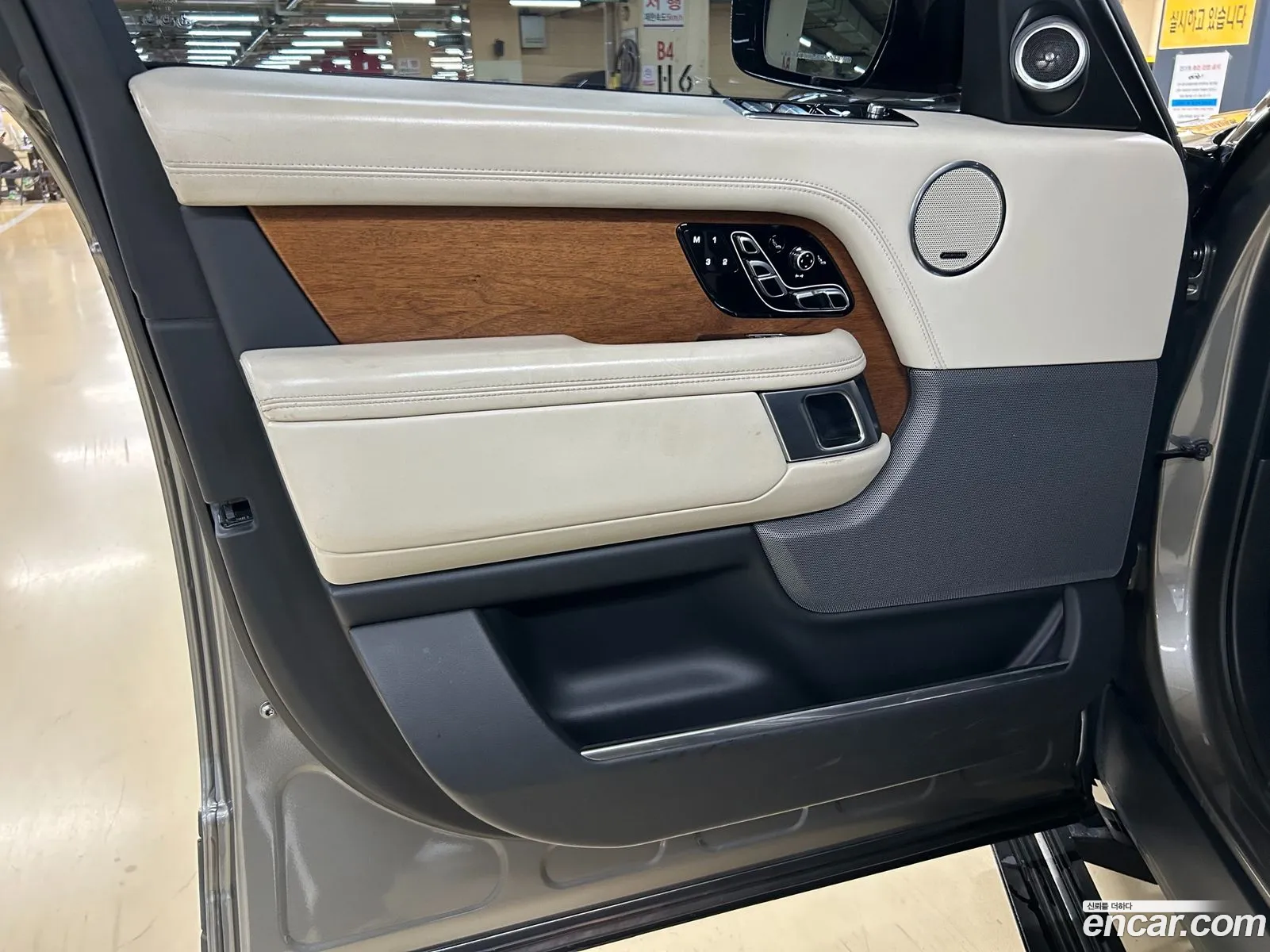 Land Rover Range Rover 2019 — 13