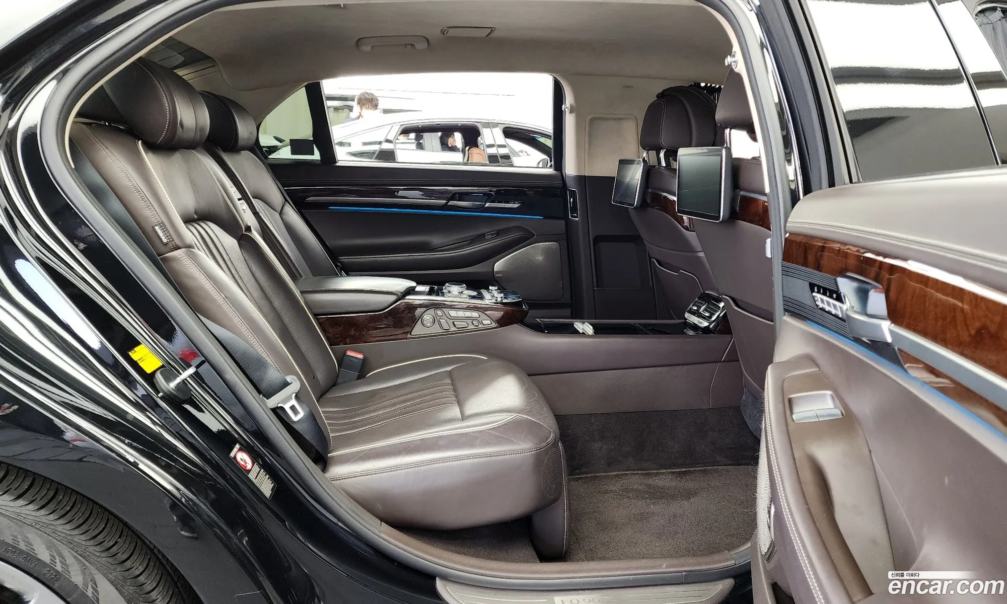 Genesis EQ900 2016 — 4
