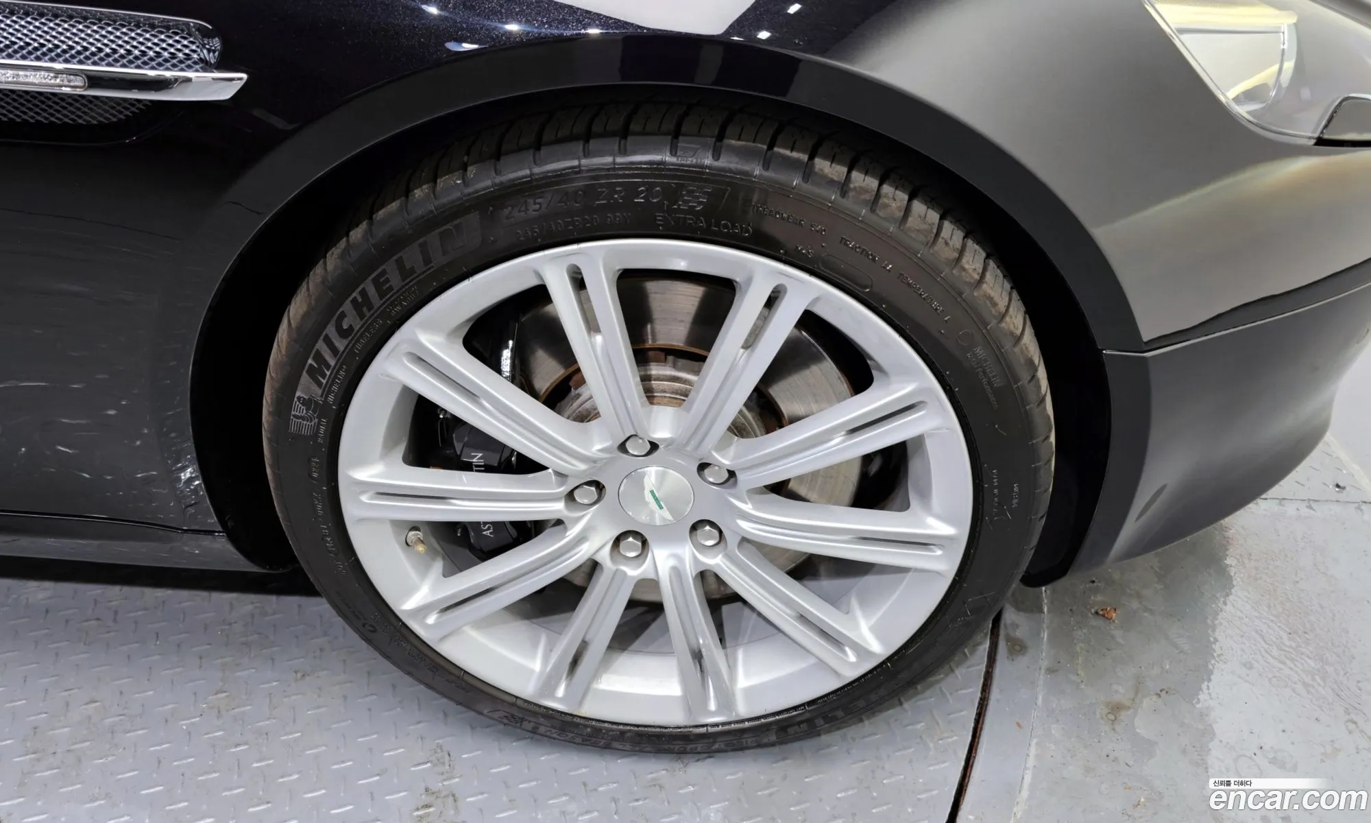 Aston Martin Rapide 2010 — 20