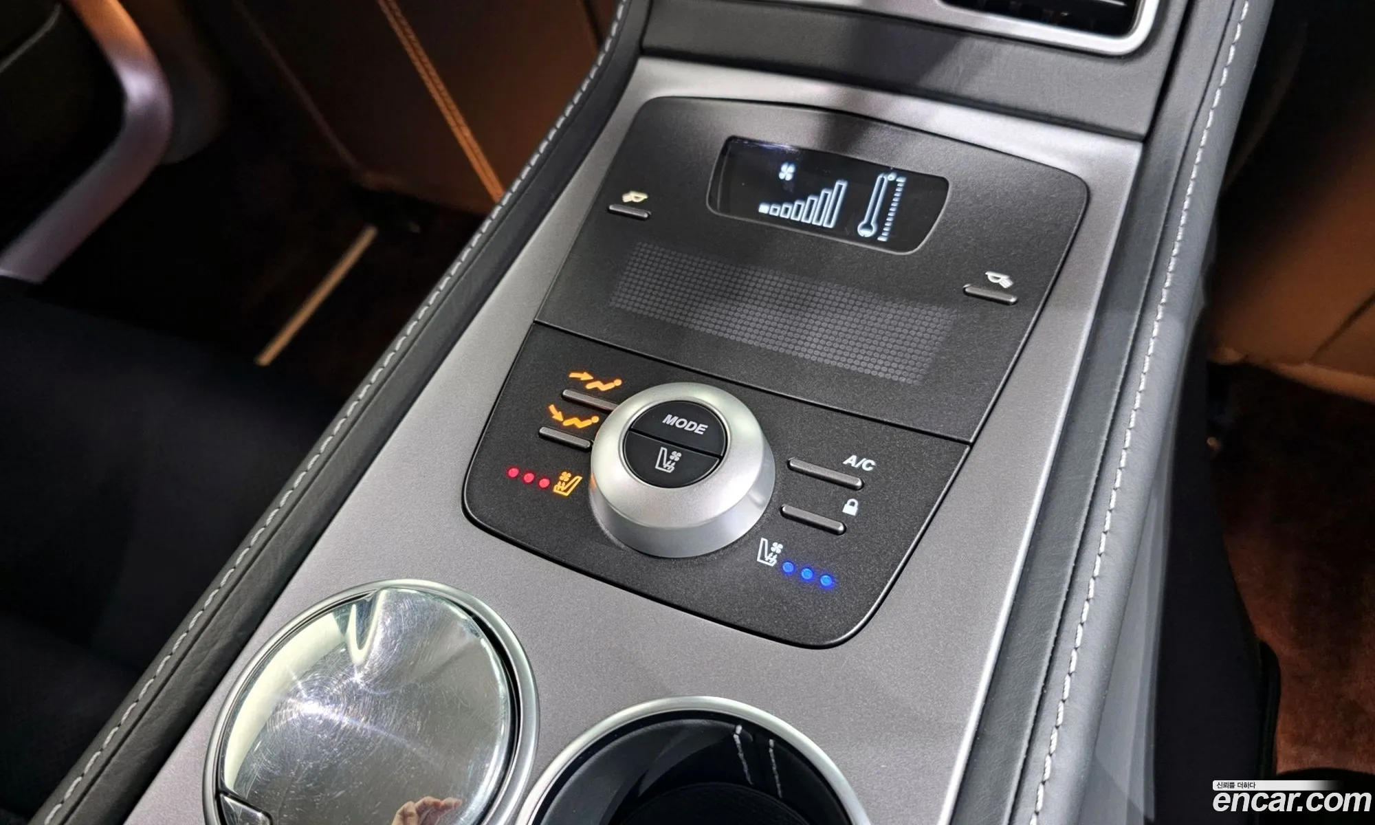 Aston Martin Rapide 2010 — 13