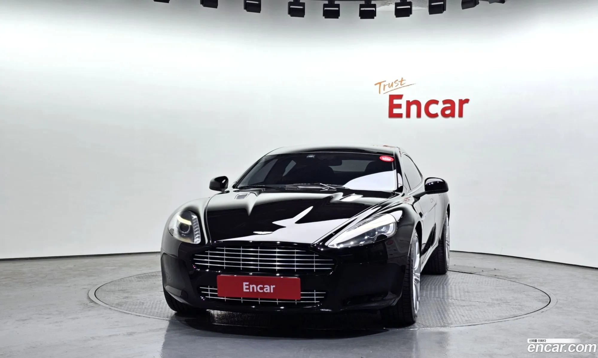 Aston Martin Rapide 2010 — 15