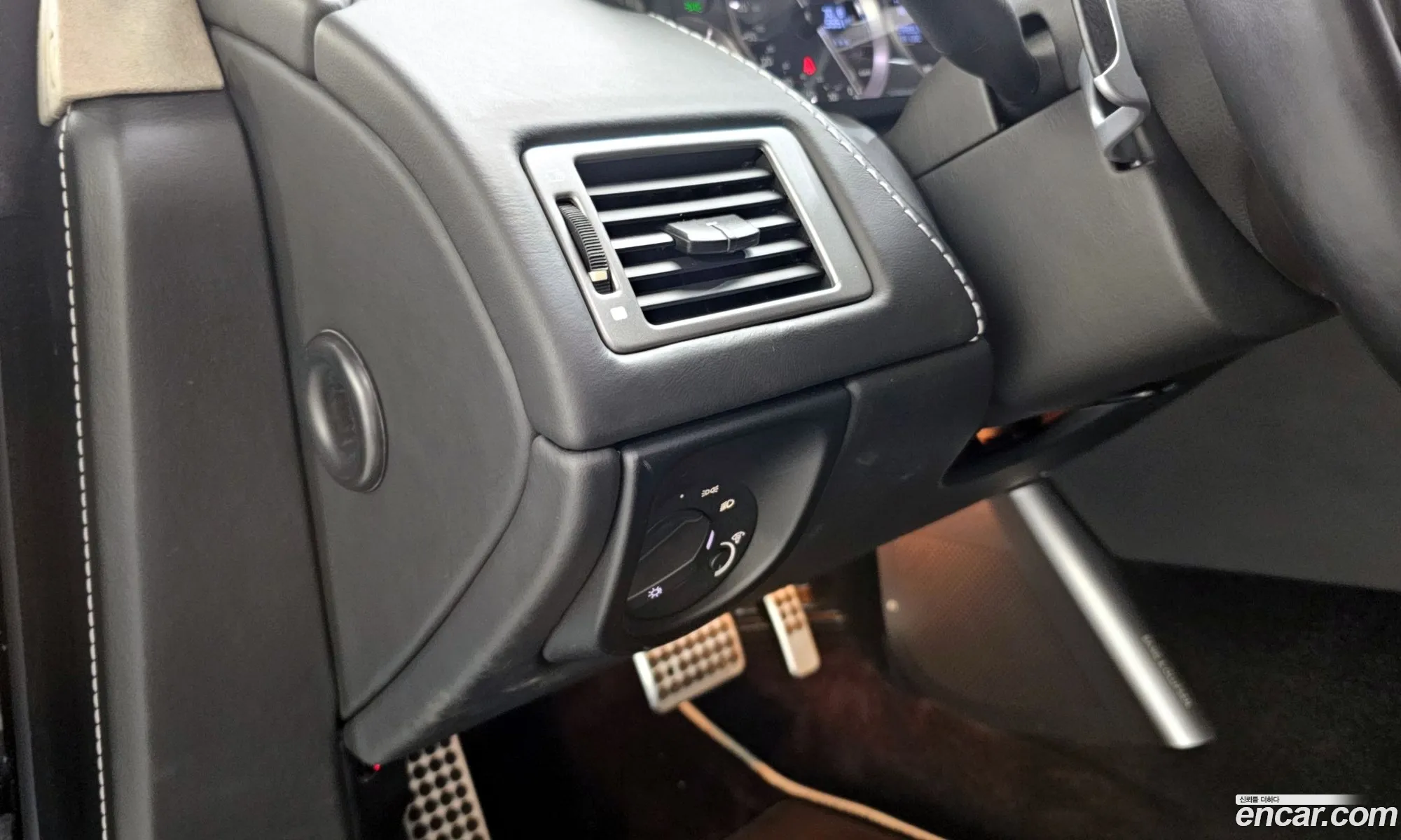 Aston Martin Rapide 2010 — 2