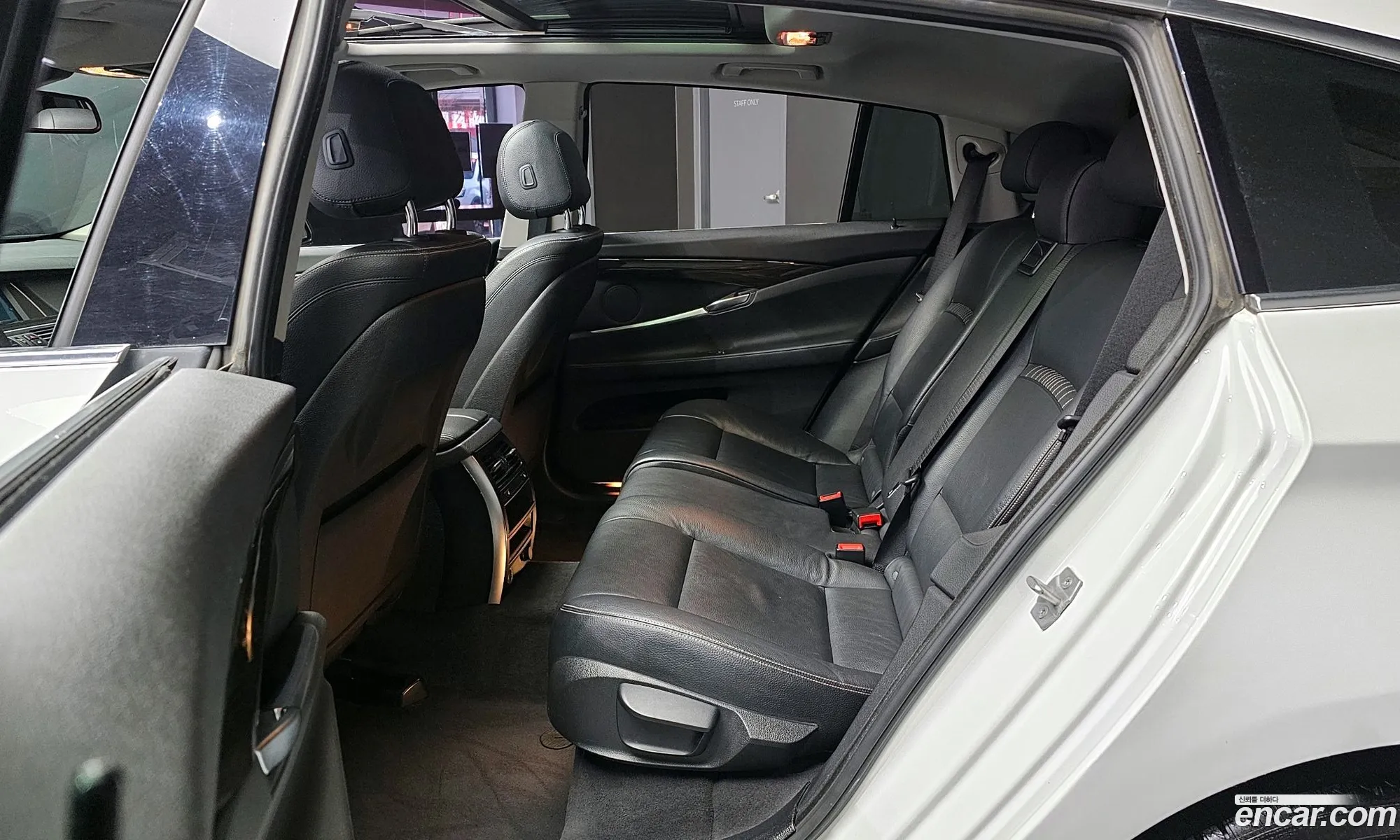 BMW 5 Series GT 2014 WBA5N2106ED496453 — 19