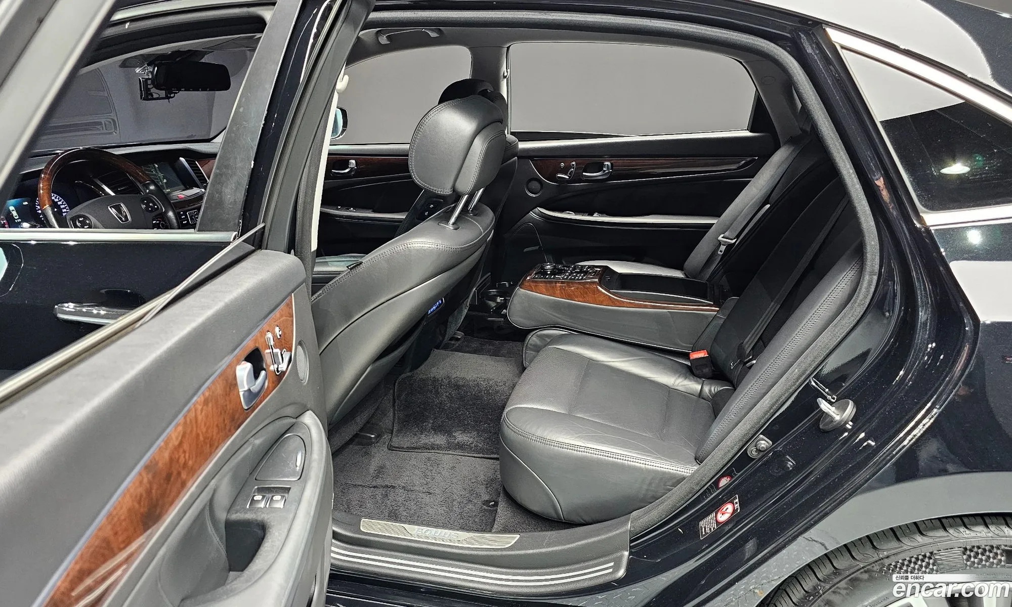 Hyundai Equus 2013 — 12