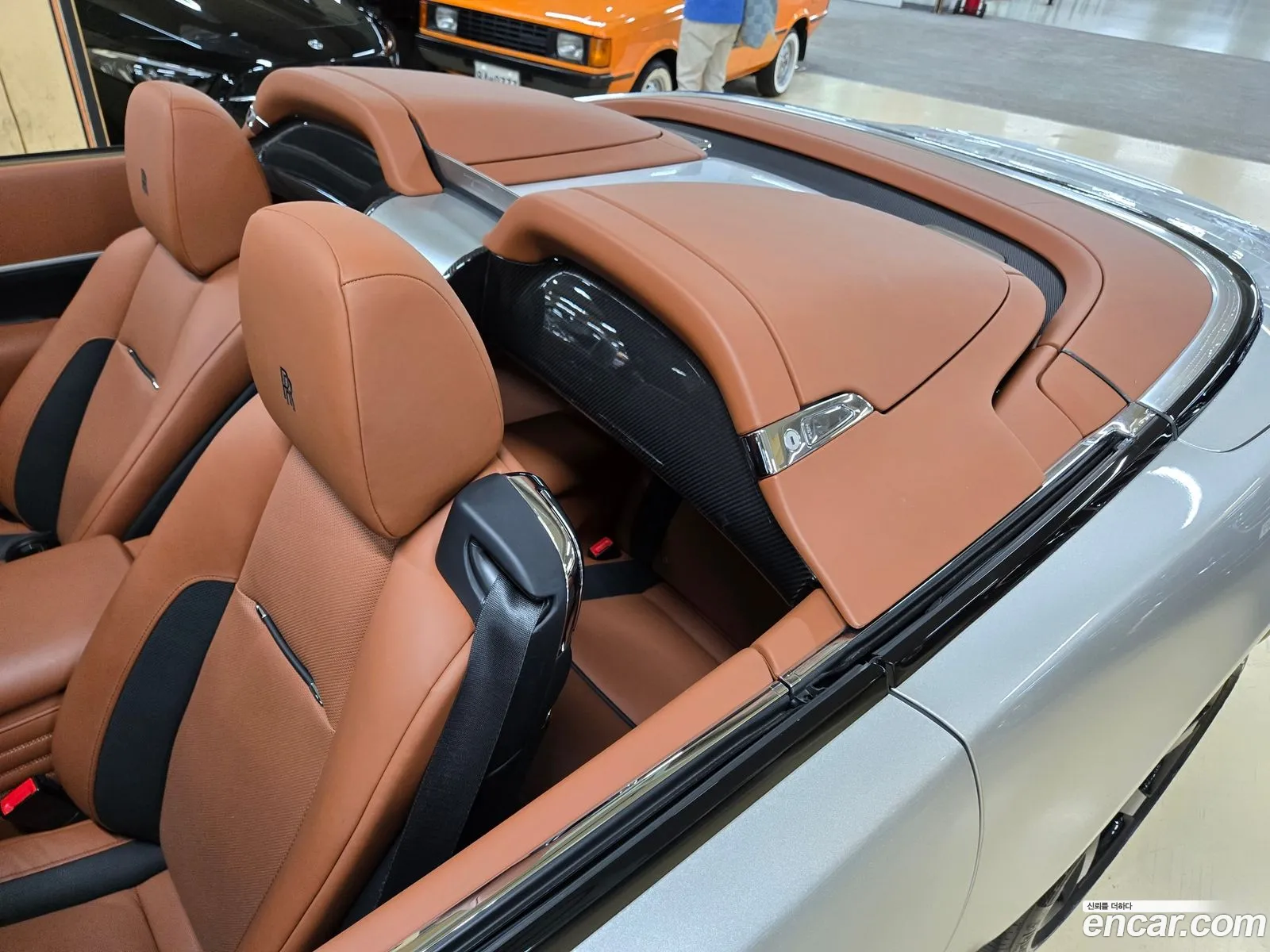 Rolls-Royce Dawn 2020 — 17