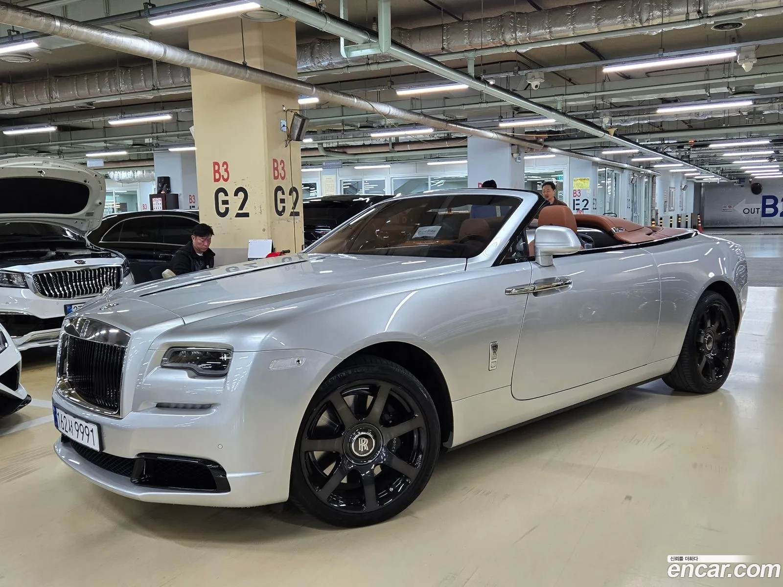 Rolls-Royce Dawn 2020 — 14