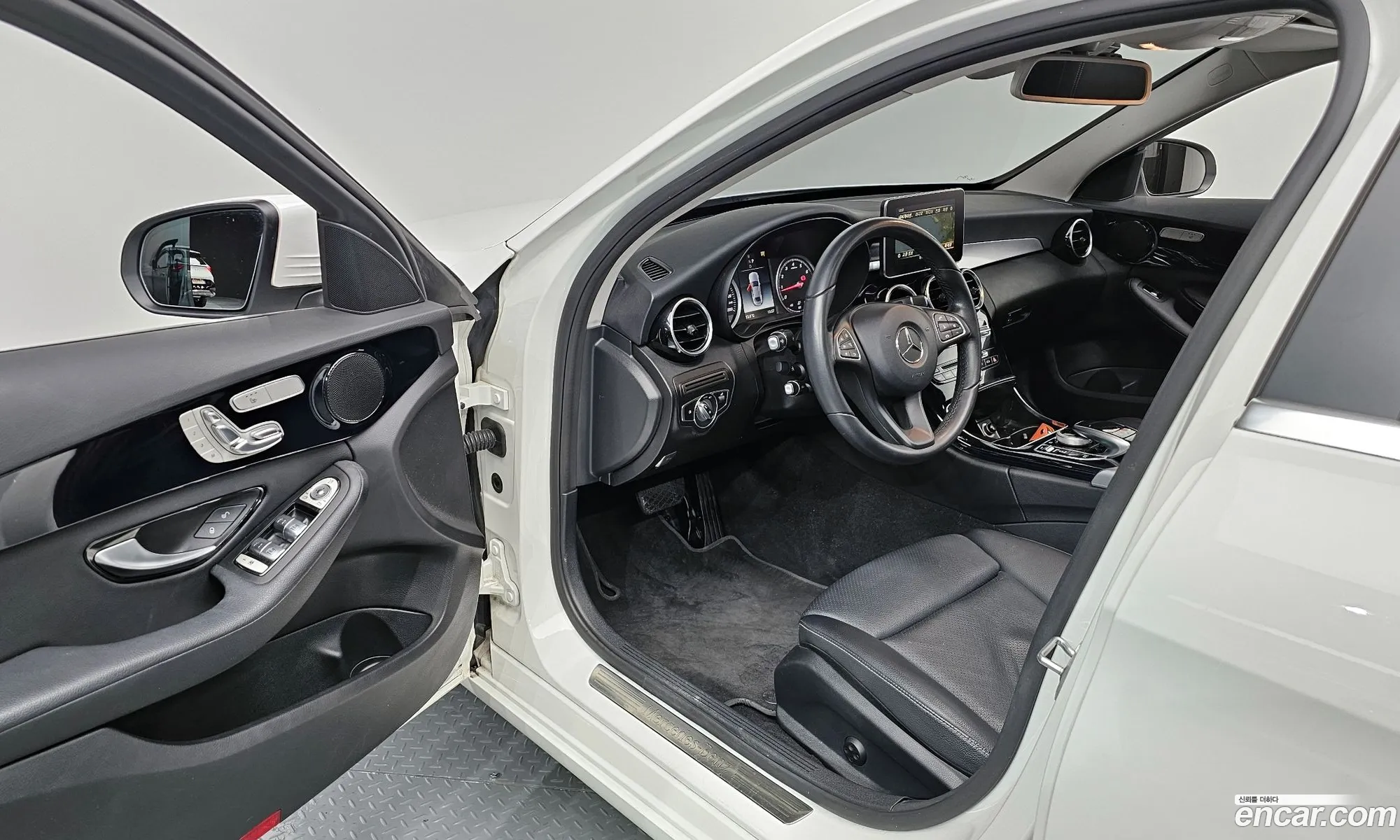 Mercedes-Benz C-Class W205 2018 — 16