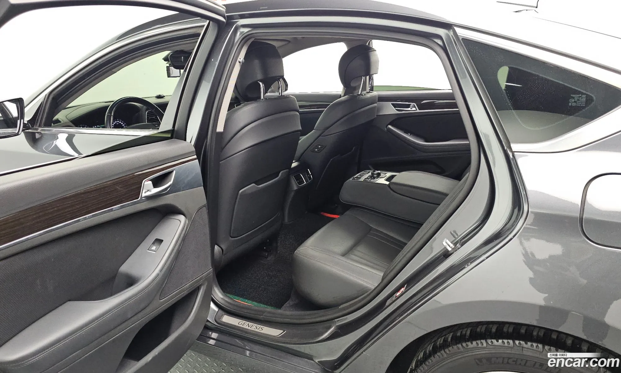 Genesis G80 2018 — 10