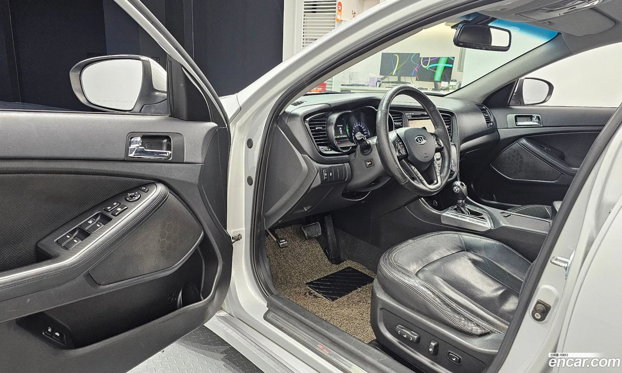Kia K5 Hybrid 2011 — 20
