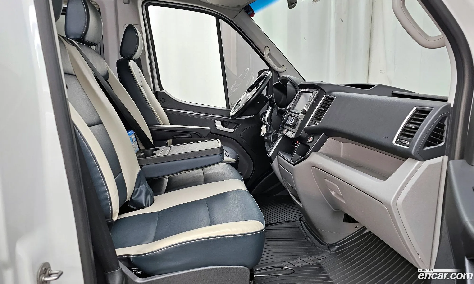 Hyundai Solati 2017 — 19