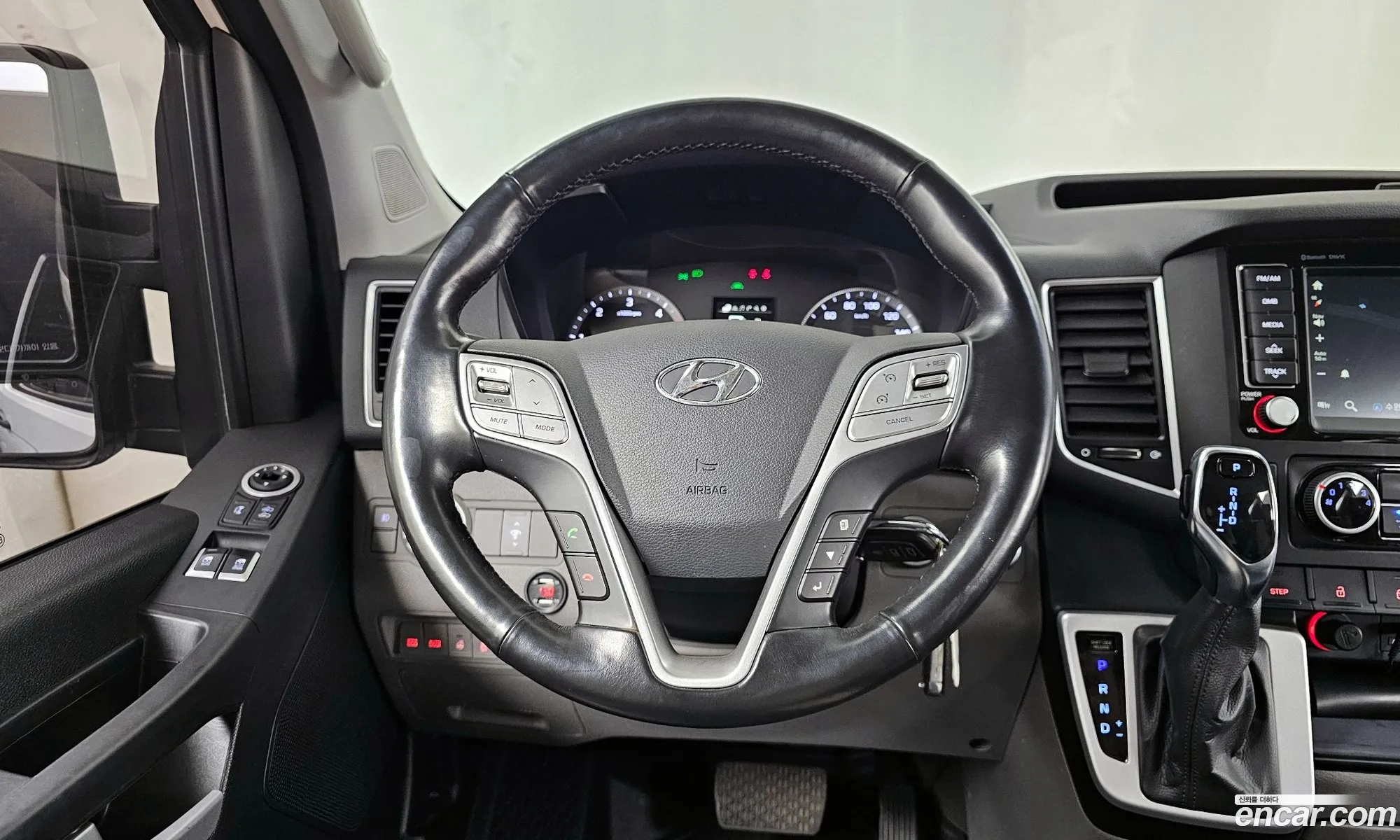 Hyundai Solati 2017 — 11