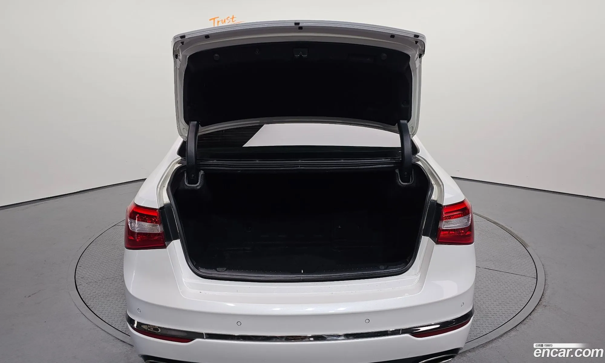 Kia K7 Hybrid 2014 — 13