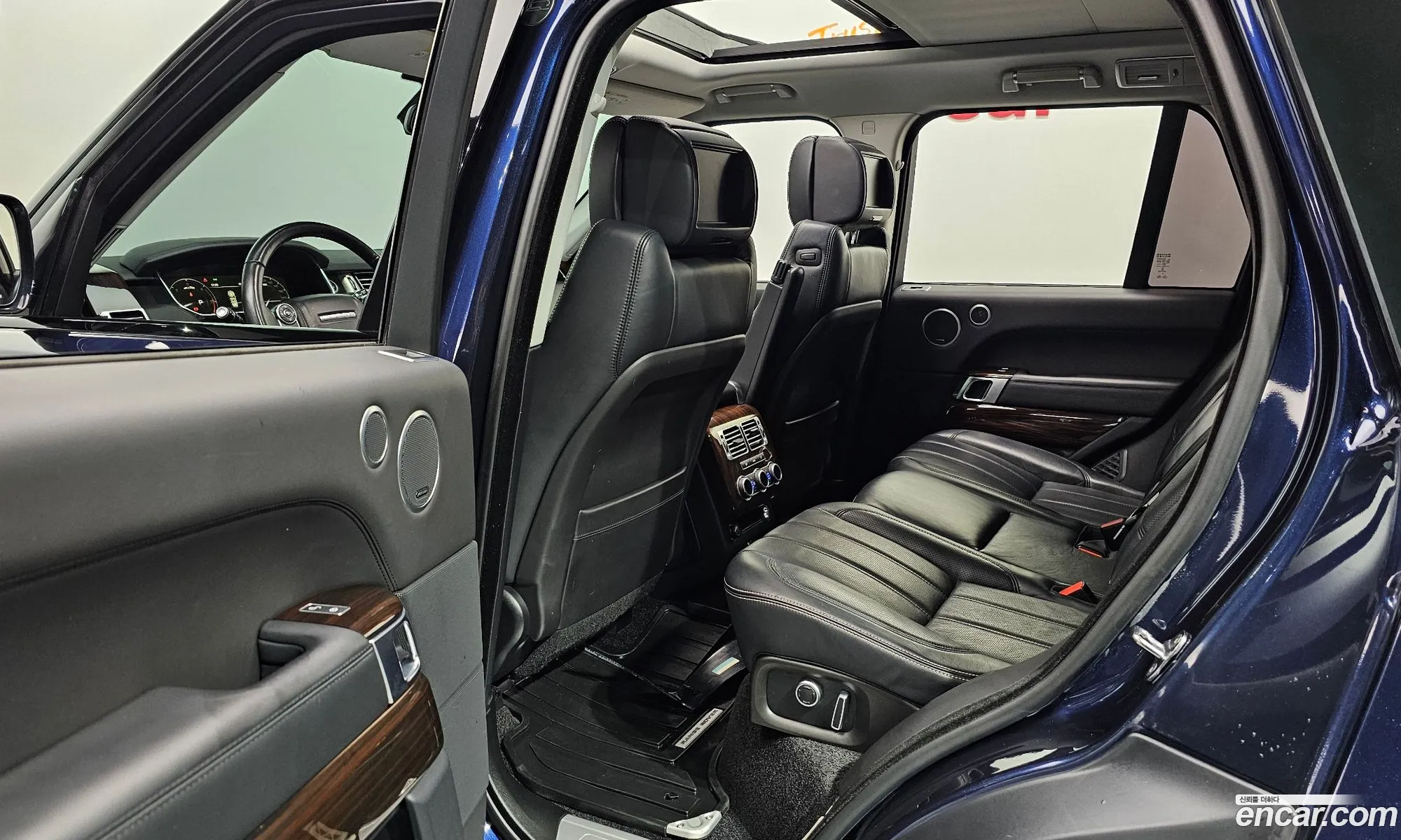 Land Rover Range Rover 2016 SALGA2JFXGA267895 — 17