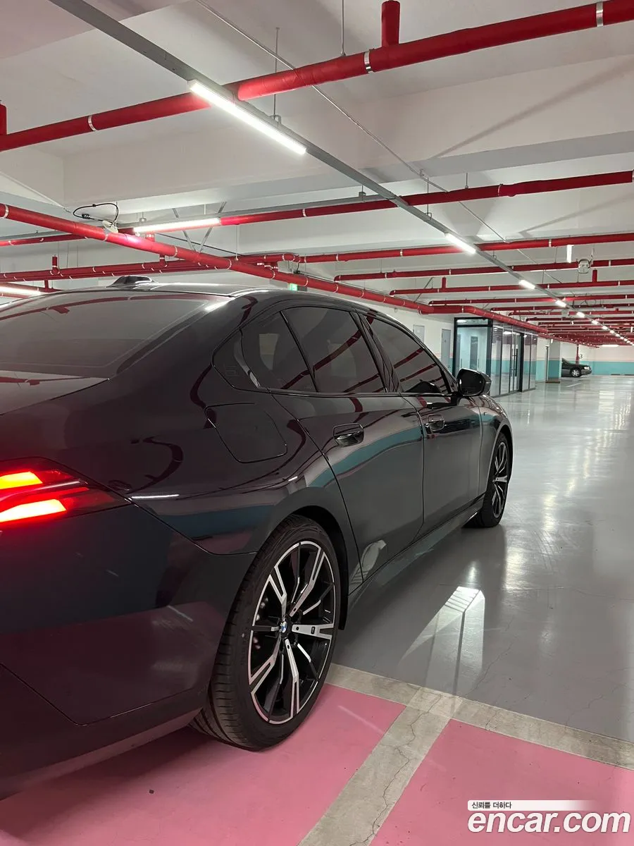 BMW 5 Series 2025 — 3