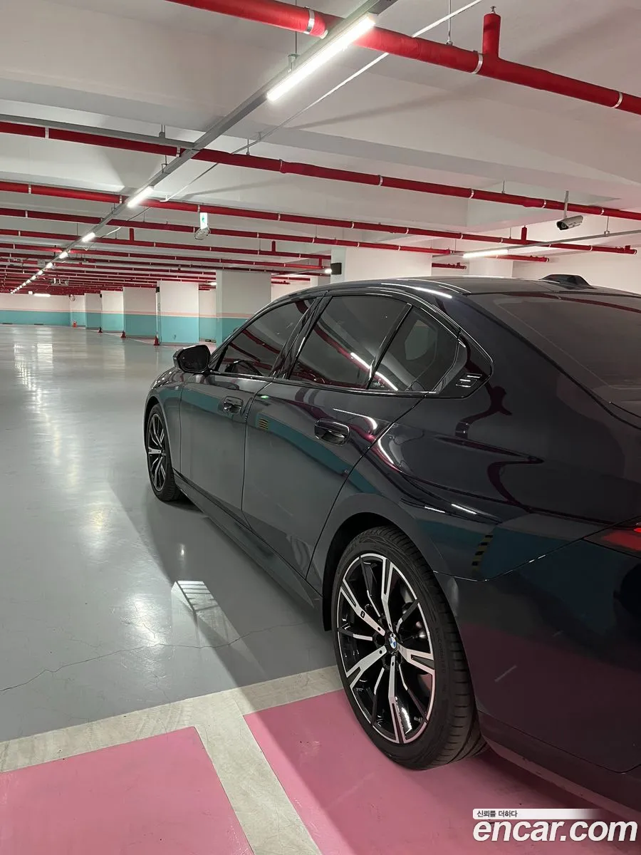 BMW 5 Series 2025 — 6