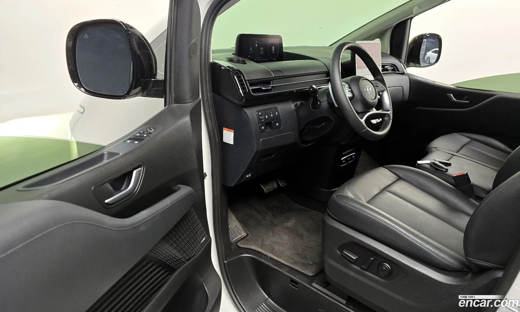 Hyundai Staria 2022 — 14
