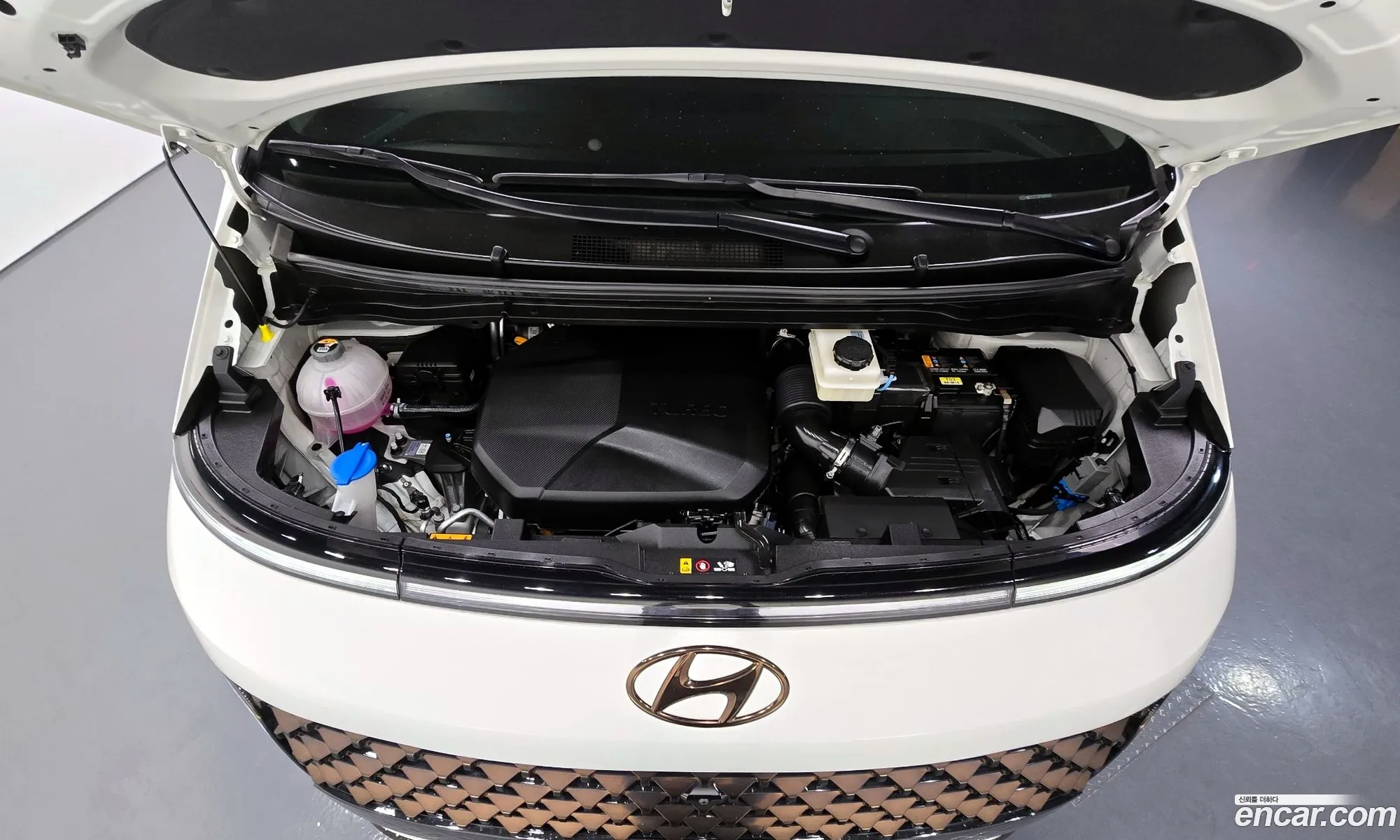 Hyundai Staria 2022 — 17