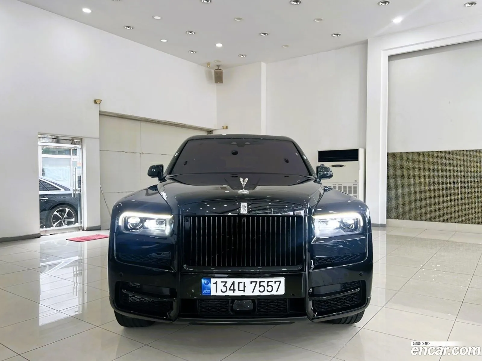 Rolls-Royce Cullinan 2023 — 17