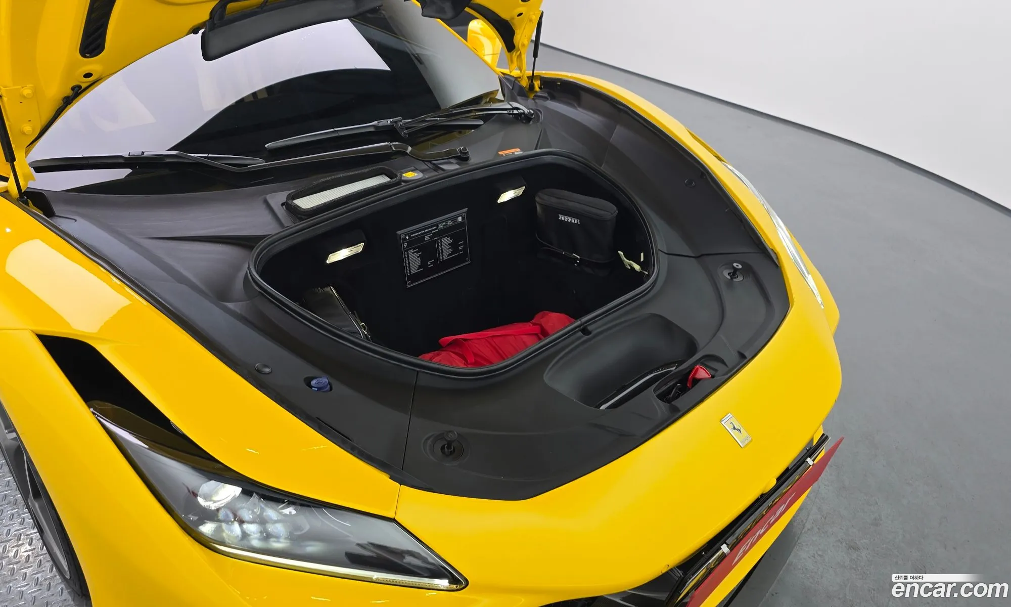 Ferrari F8 Spider 2021 — 12